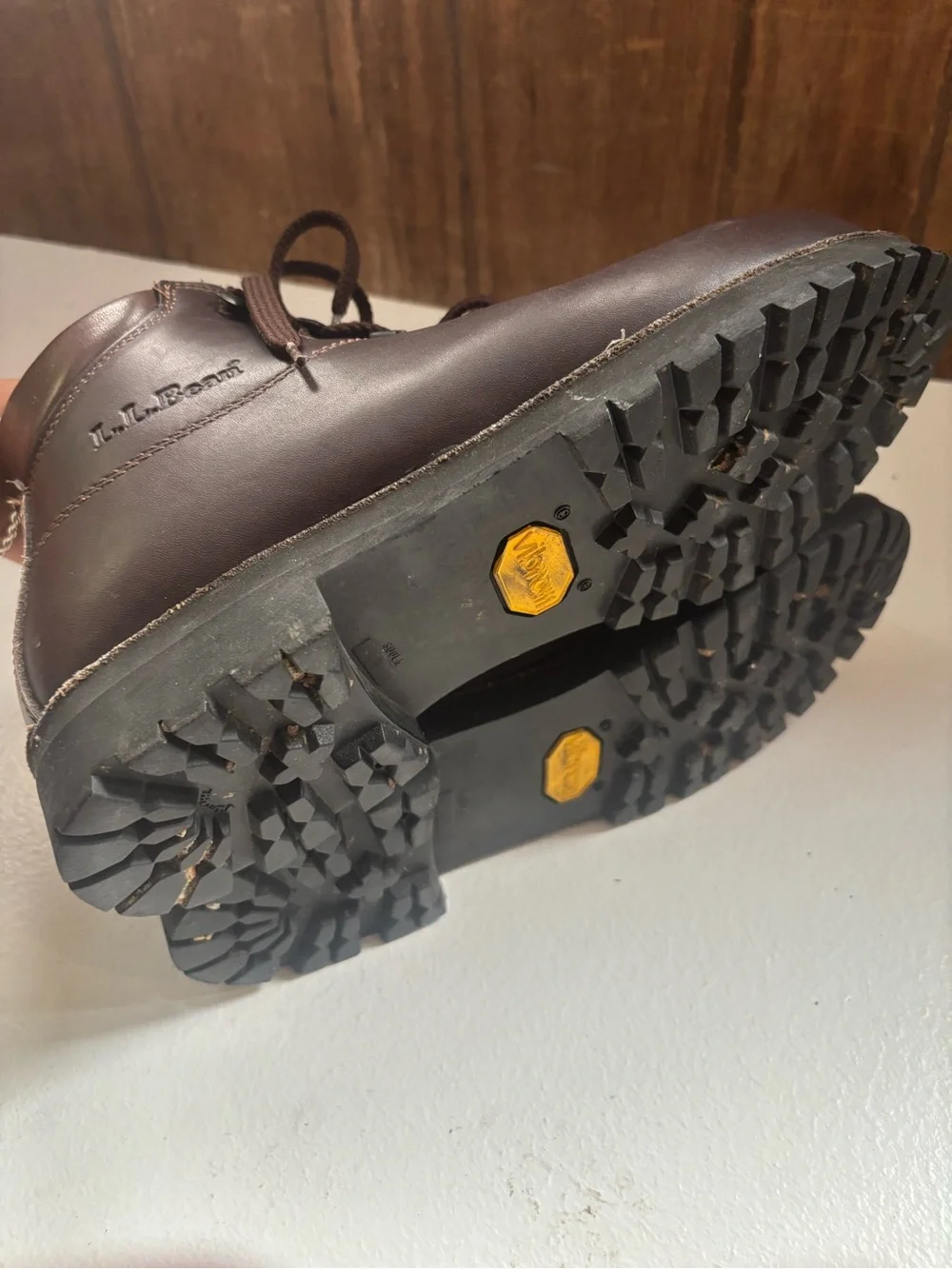 L.L.Bean hiking boots brown leather vibram sole size 8